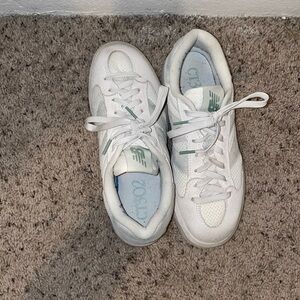 Women’s New Balance CT302
Size 9
Only worn several times